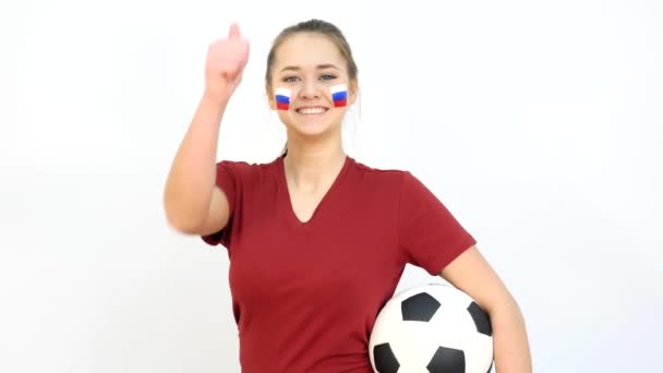 Soccer kvinna med ryska flaggan — Stockvideo