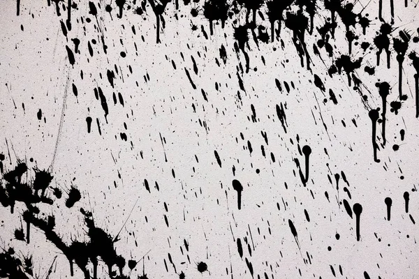Белая Цементная Стена Черными Пятнами Белой Краски Грубая Текстура Поверхности — стоковое фото