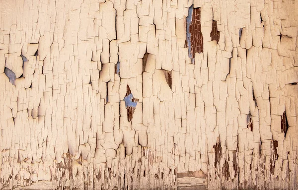 Old Red Wooden Wall Peeling White Paint Cracks Rough Surface — Stock Photo, Image