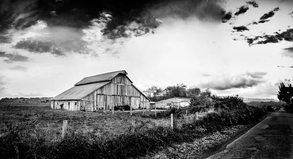 Opuštěné stodoly, černé a bílé Image — Stock fotografie