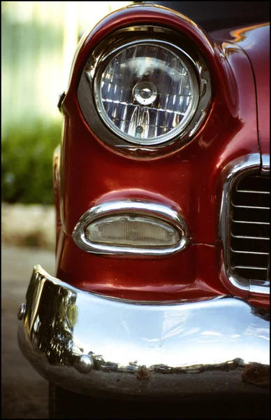 Lampe Frontale Bicolore Vintage Rouge Cadillac Havane Cuba — Photo