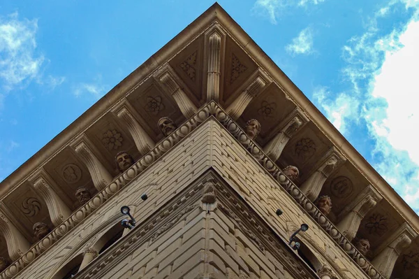 Süslü eski duvar, Siena, İtalya