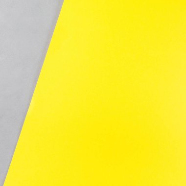 Sarı kağıt ve gri beton desenli çapraz, şablon için boş arkaplan, 2021 yılının renkleri, kare biçim, kopyalama alanı