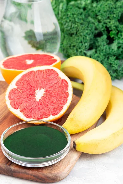 Συστατικά Για Πράσινο Smoothie Λάχανο Chlorella Μπανάνα Και Γκρέιπφρουτ Αποτοξινωτικό — Φωτογραφία Αρχείου