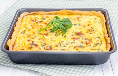 Formu, closeup pişirme içinde ricotta ıspanak pasta