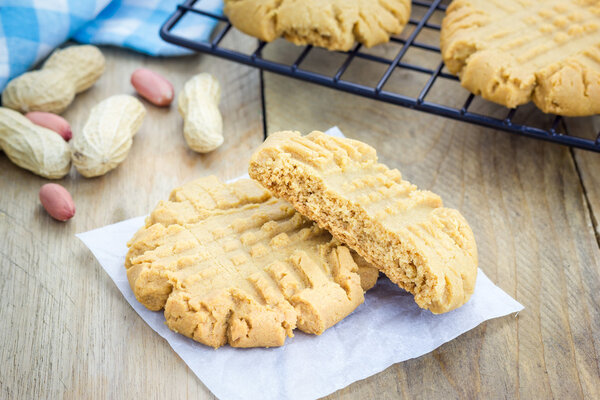 Freshly baked homemade peanut butter cookies on a cooling rack