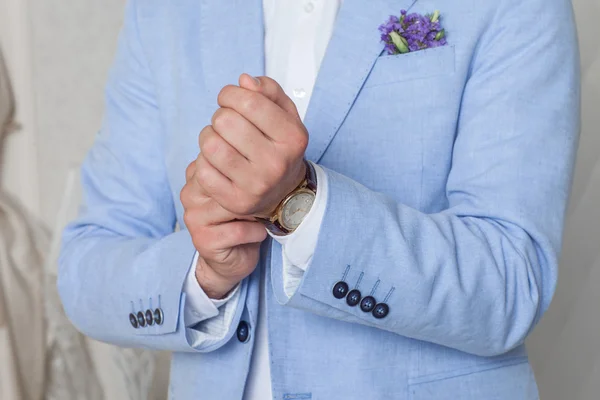 Hands of the bride — Stock Photo, Image