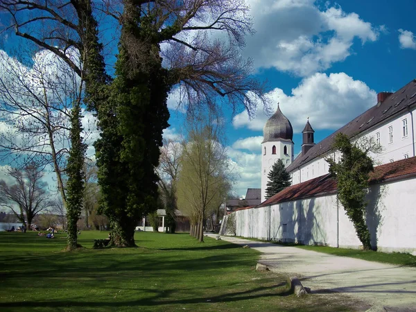 Utsidan Klostret Kallas Frrauenwrth Frauenchiemsee Bayern Sjön Kallas Chiemsee Solig — Stockfoto