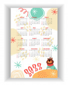 Kalendář stěn2022. Jednoduché, barevné, narozeniny dítěte, sváteční vertikální foto kalendář šablona s roztomilým medvědem. Kalendář design 2022 rok v angličtině. Týden začíná od neděle. Vektorová ilustrace