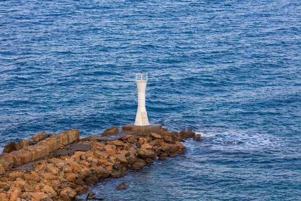 Faro sulla costa mediterranea, Kyrenia, Cipro del Nord — Foto Stock