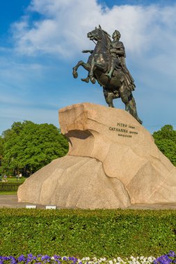Bronz atlı, büyük Petro atlı heykeli