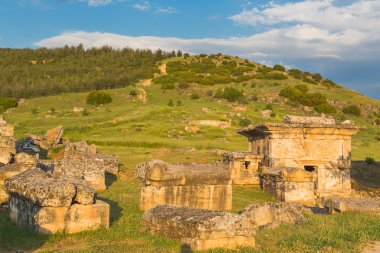 Nekropol kalıntıları antik Hierapolis Pamukkale Denizli ili Türkiye'nin