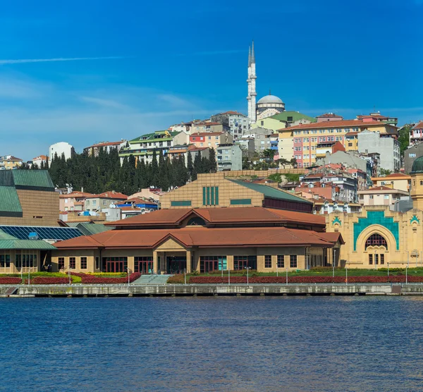 Sütlüce kusten, vy från Eyup, Istanbul, Turkiet — Stockfoto