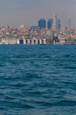 Istanbul, Türkiye - 27 Nisan 2015: Gökdelenler İstanbul Boğaz '