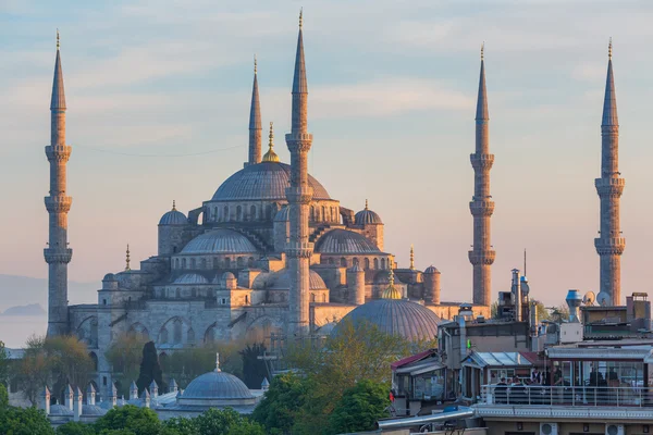 ISTANBUL, TURQUIA - 27 de abril de 2015: Mesquita Azul Sultão Ahmet Camii Sultanahmet — Fotografia de Stock