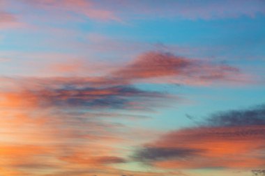 Güzel gün batımı gökyüzü, bulutlar, doğal arka plan akşamı