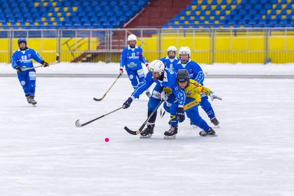 RUSSIA, KRASNOGORSK - DECEMBER 02, 2018: Moskvas regionbandymästerskap. BC Zorky - BC Vympel 2: 9 — Stockfoto