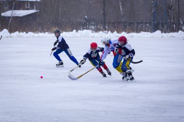 RUSSIA, LIKINO-DULEVO - 3 ARALIK 2017 Moskova bölge bandy şampiyonası. BC Rusich - BC Vympel 4: 3