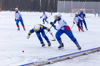 RUSSIA, LIKINO-DULEVO - 3 ARALIK 2017 Moskova bölge bandy şampiyonası. BC Rusich - BC Vympel 4: 3