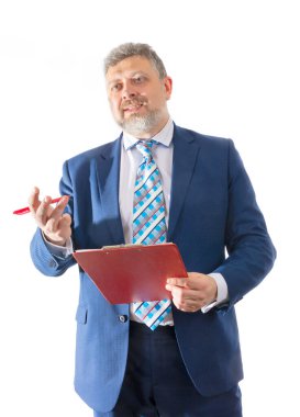 Beyaz arka planda iş eğitmeni duygusal stüdyo portresi.