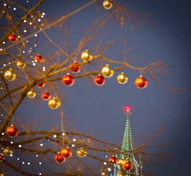 Moskova Kremlin 'in Spassky Kulesi Yeni Yıl Aydınlanmasında Görünüm