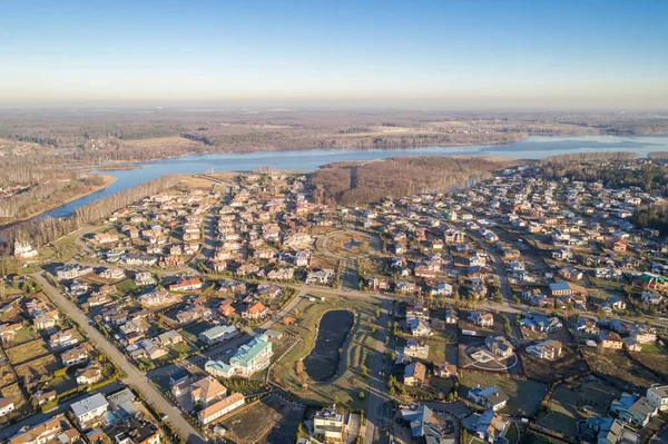 Cabaña asentamiento con filas de casas hermosa vista aérea —  Fotos de Stock