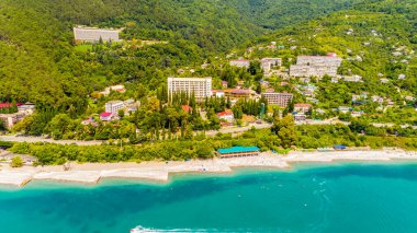 Karadeniz kıyısındaki tatil beldesinde İHA görüntüsü