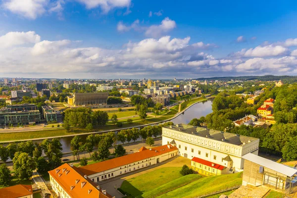 Widok z lotu ptaka na Wilno, stolicę Litwy. — Zdjęcie stockowe