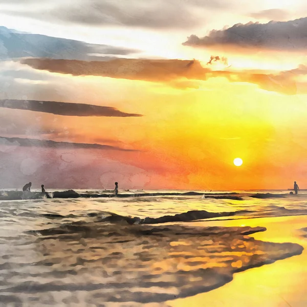 Puesta de sol con hermosas nubes sobre la orilla del mar — Foto de Stock