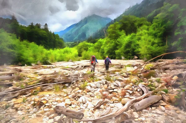 Hermoso paisaje de montaña en las montañas del Cáucaso con turistas senderismo —  Fotos de Stock