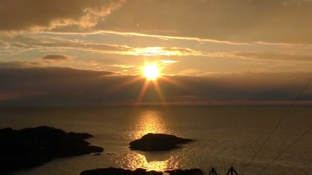 Bellissimo paesaggio artico estivo sulla costa del mare di Barents — Video Stock