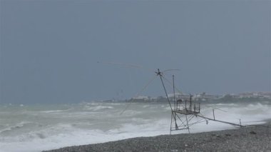 Güzel fırtınalı deniz manzarası, Karadeniz Rusya.