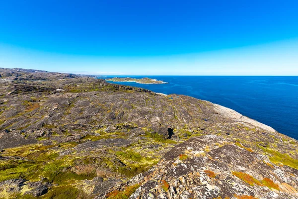 Beautiful arctic summer landscape on Barents sea — Stock Photo, Image