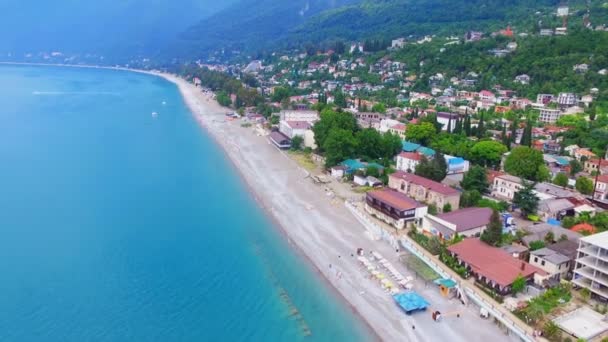 Blick von Drohne auf Schwarzmeerküste — Stockvideo