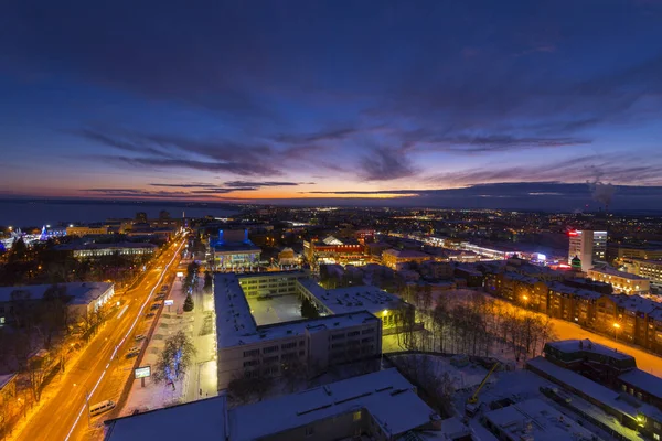 ΡΩΣΙΑ, ULYANOVSK - ΙΑΝΟΥΑΡΙΟΣ 05, 2018: Ο παγετός ήρθε στην πόλη στις διακοπές της Πρωτοχρονιάς — Φωτογραφία Αρχείου