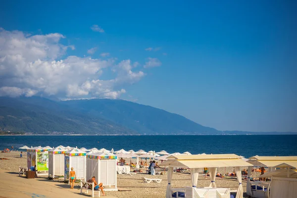 RUSSIA, SOCHI - 13 EPTEMBER 2019: Adler 'de yeni bir set deniz kenarında yaz tatili için çok uygundur