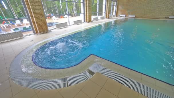 Swimming pool, clean water, interior, relaxing blue — Stock Video