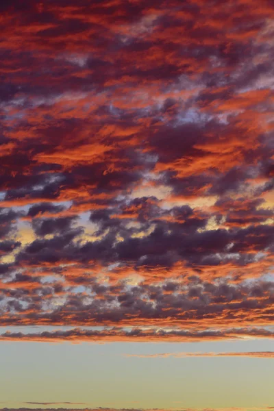 Nuvole sul cielo del tramonto, sfondo — Foto Stock