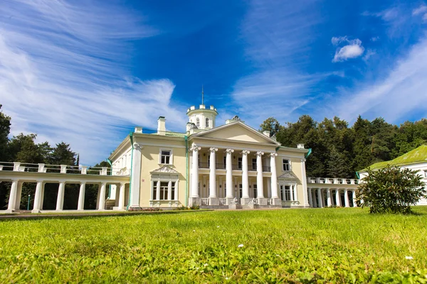 Klassische Architektur Villa außen — Stockfoto