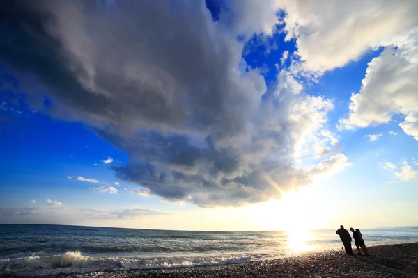 Wolken über dem Meer Meereslandschaft Sonnenuntergang Strand Atmosphäre — Stockfoto