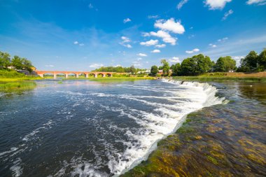 eski tuğla köprü ile andscape