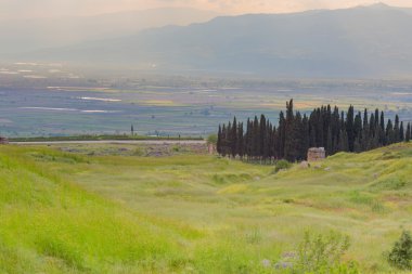 Çim Vadisi Dağları ile sahne görünümünü