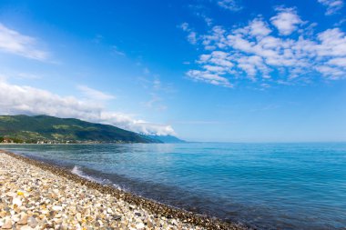 Çakıl taşı plajı