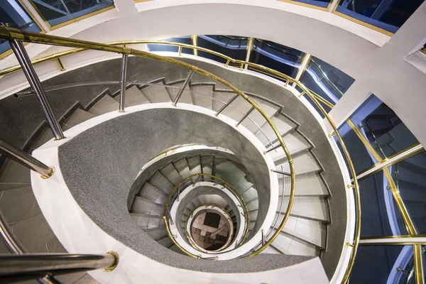 Escadaria espiral moderna — Fotografia de Stock