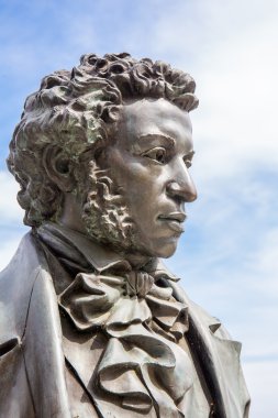 Rus şair Alexander Pushkin heykeli