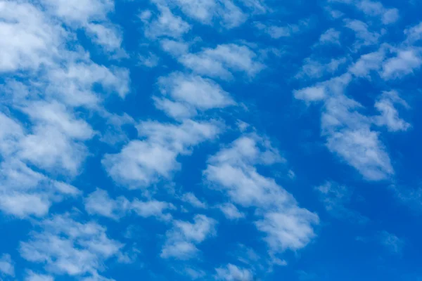 平和の白い雲 — ストック写真