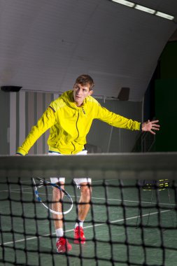 Profesyonel tenis oyuncusu var bir eğitim