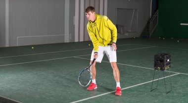 Profesyonel tenis oyuncusu var bir eğitim