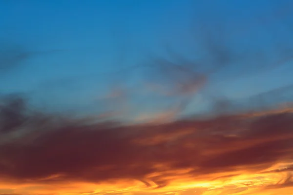 Dramático atardecer colorido — Foto de Stock