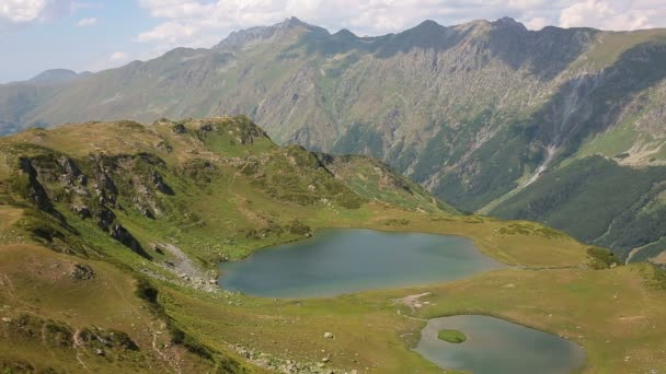 美丽的风景景观与山下湖 — 图库视频影像